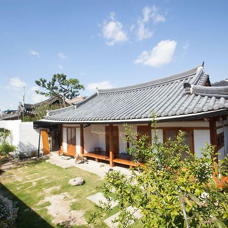 Ohnewwall Guesthouse จอนจู ภายนอก รูปภาพ
