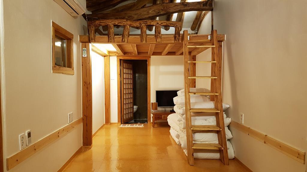 Ohnewwall Guesthouse จอนจู ภายนอก รูปภาพ