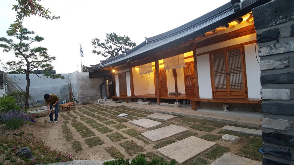 Ohnewwall Guesthouse จอนจู ภายนอก รูปภาพ