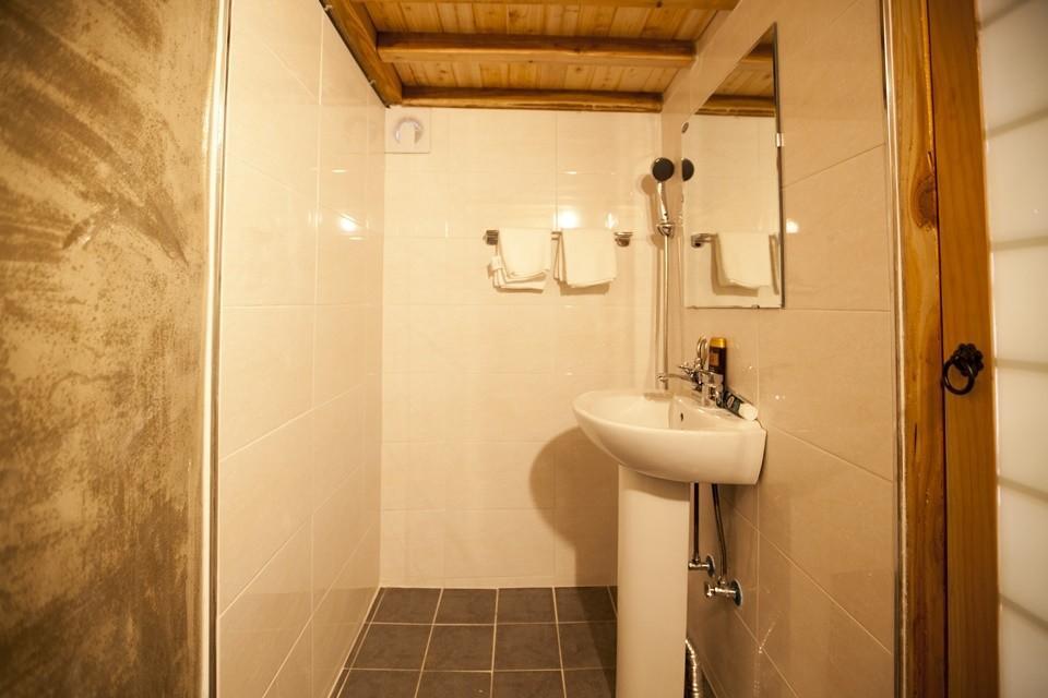 Ohnewwall Guesthouse จอนจู ภายนอก รูปภาพ
