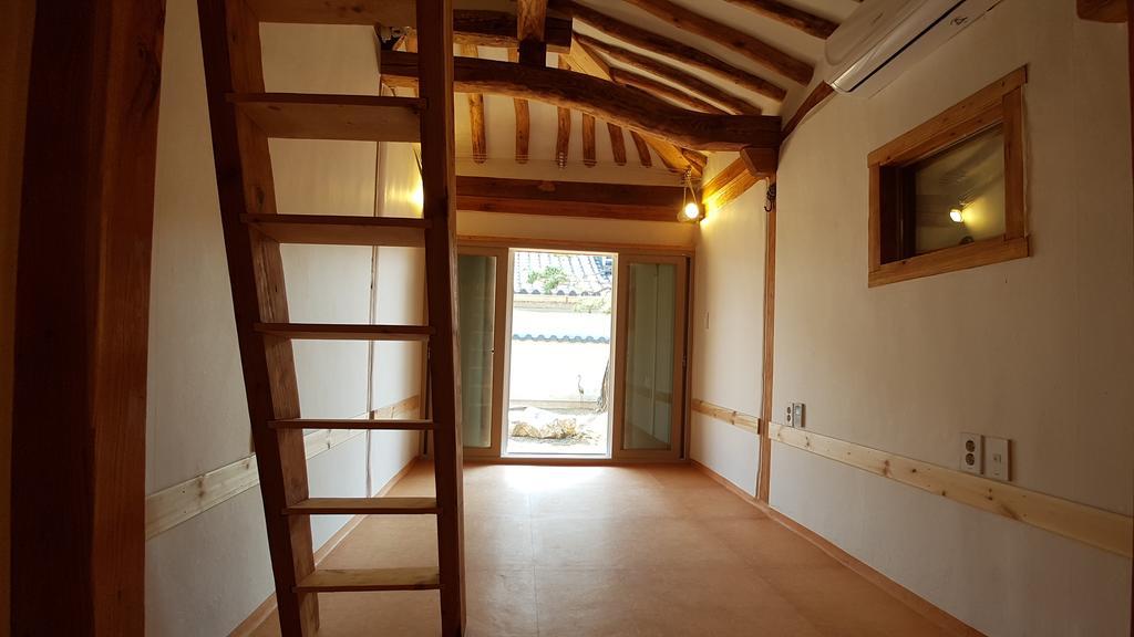 Ohnewwall Guesthouse จอนจู ภายนอก รูปภาพ