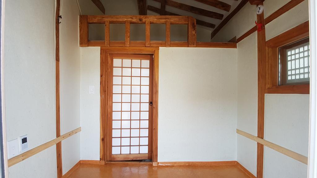 Ohnewwall Guesthouse จอนจู ภายนอก รูปภาพ