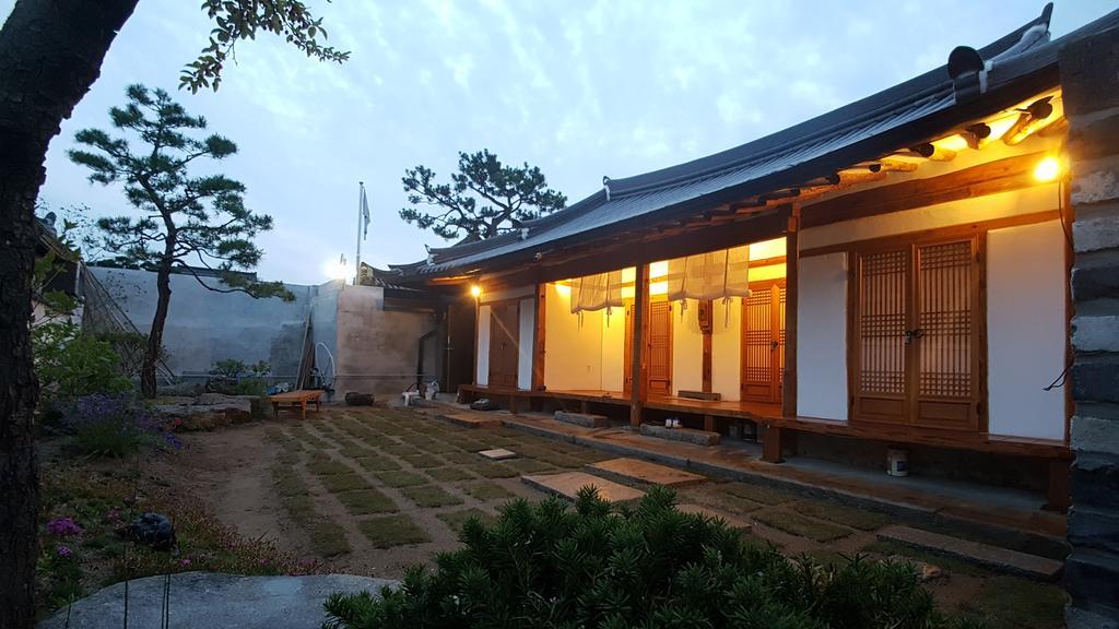 Ohnewwall Guesthouse จอนจู ภายนอก รูปภาพ