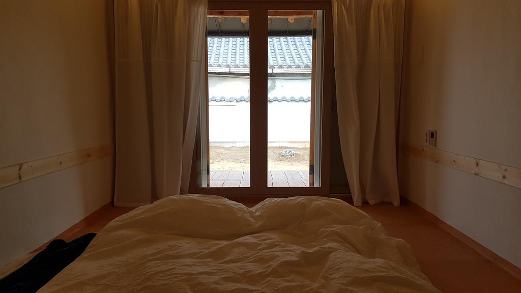 Ohnewwall Guesthouse จอนจู ภายนอก รูปภาพ