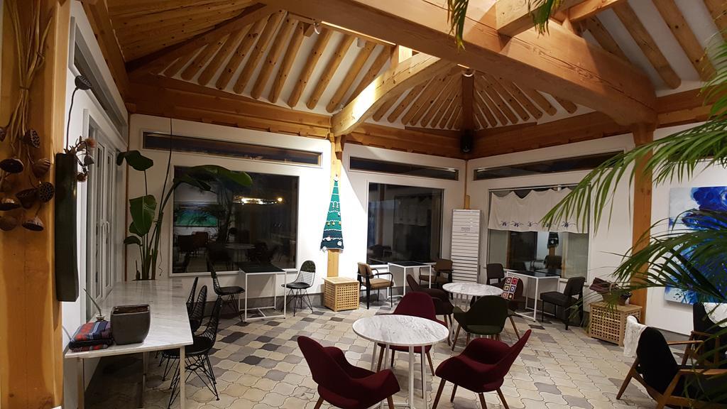 Ohnewwall Guesthouse จอนจู ภายนอก รูปภาพ