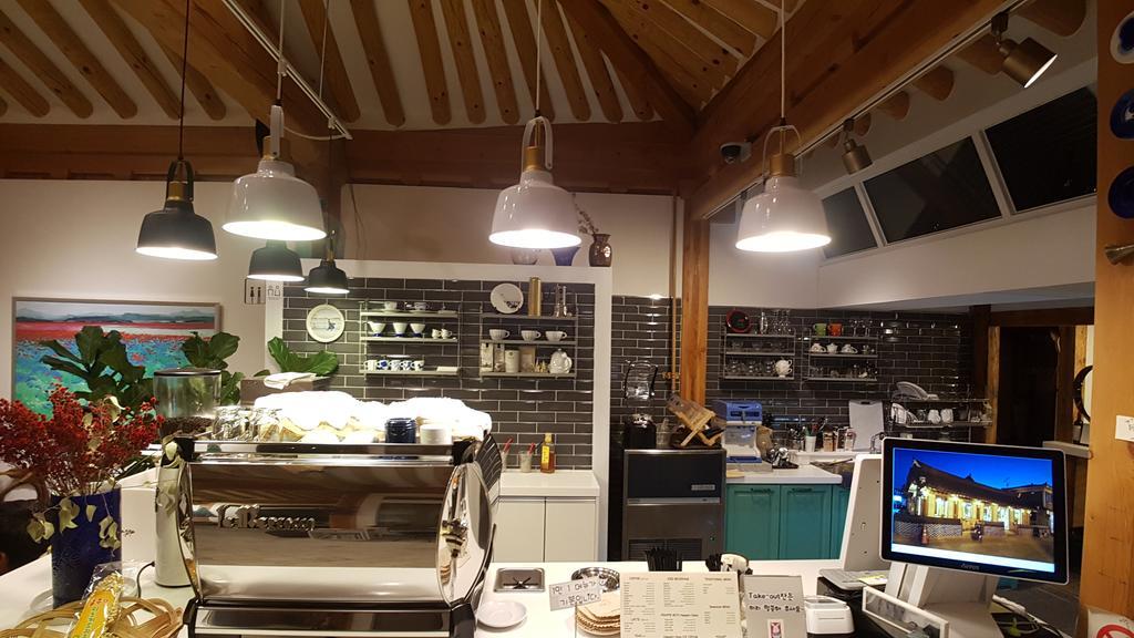 Ohnewwall Guesthouse จอนจู ภายนอก รูปภาพ