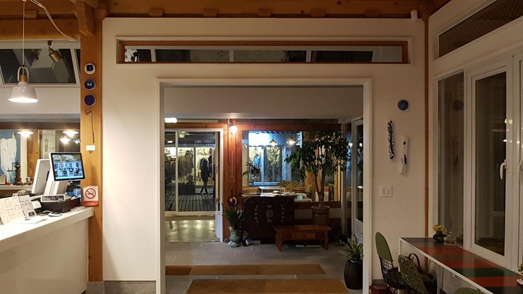 Ohnewwall Guesthouse จอนจู ภายนอก รูปภาพ