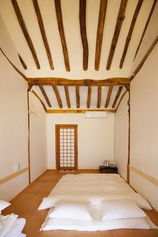 Ohnewwall Guesthouse จอนจู ภายนอก รูปภาพ