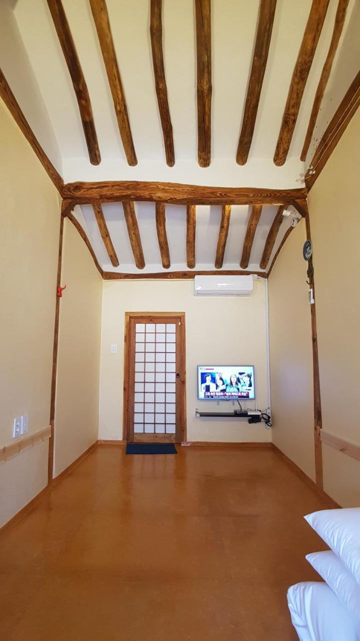 Ohnewwall Guesthouse จอนจู ภายนอก รูปภาพ