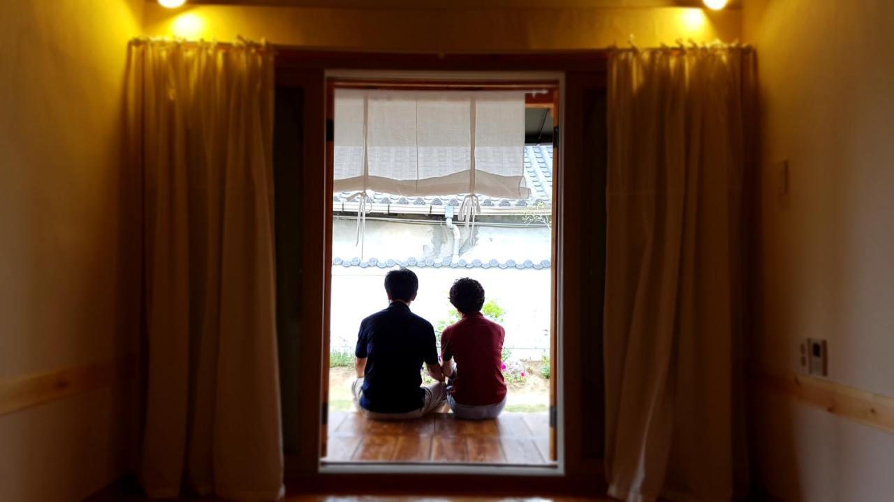 Ohnewwall Guesthouse จอนจู ภายนอก รูปภาพ